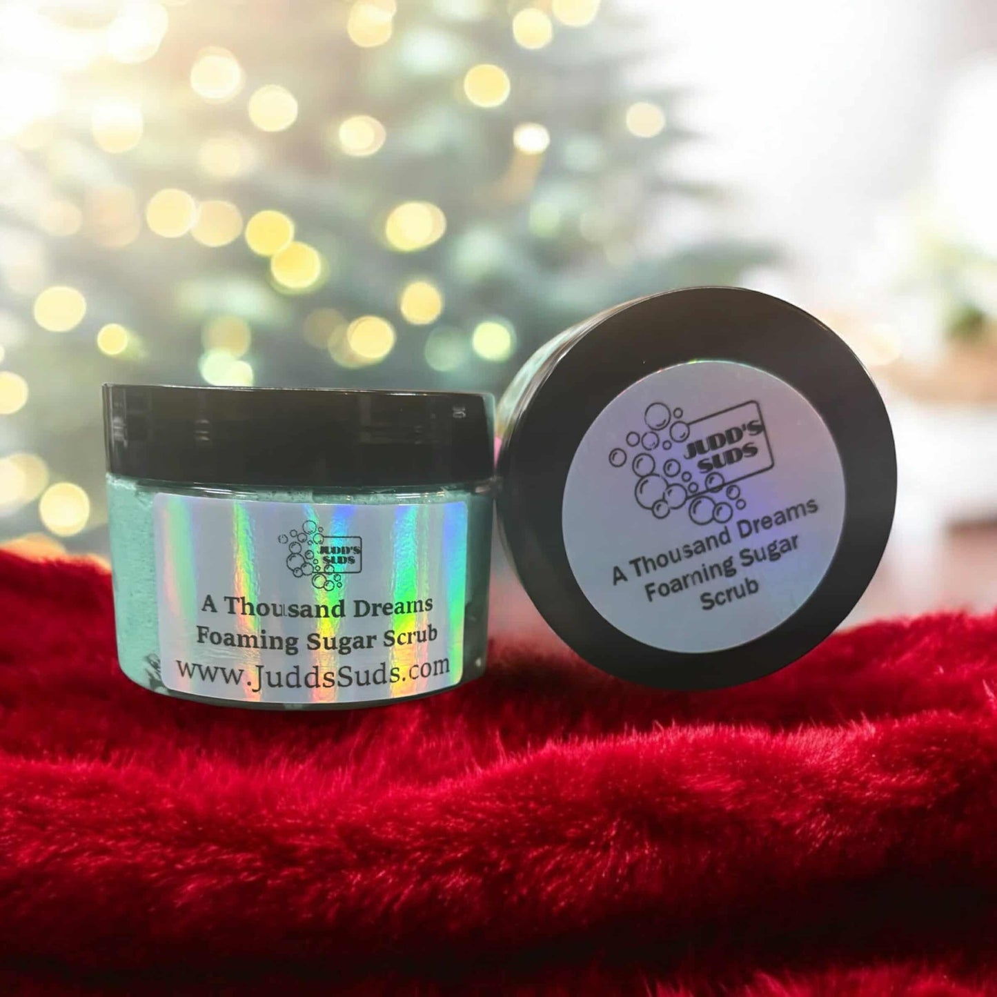 Floral and fruity jar of foaming sugar scrub. Soothing and repairing formula helps to exfoliate away dead skin cells. Leaving behind soft smooth skin.