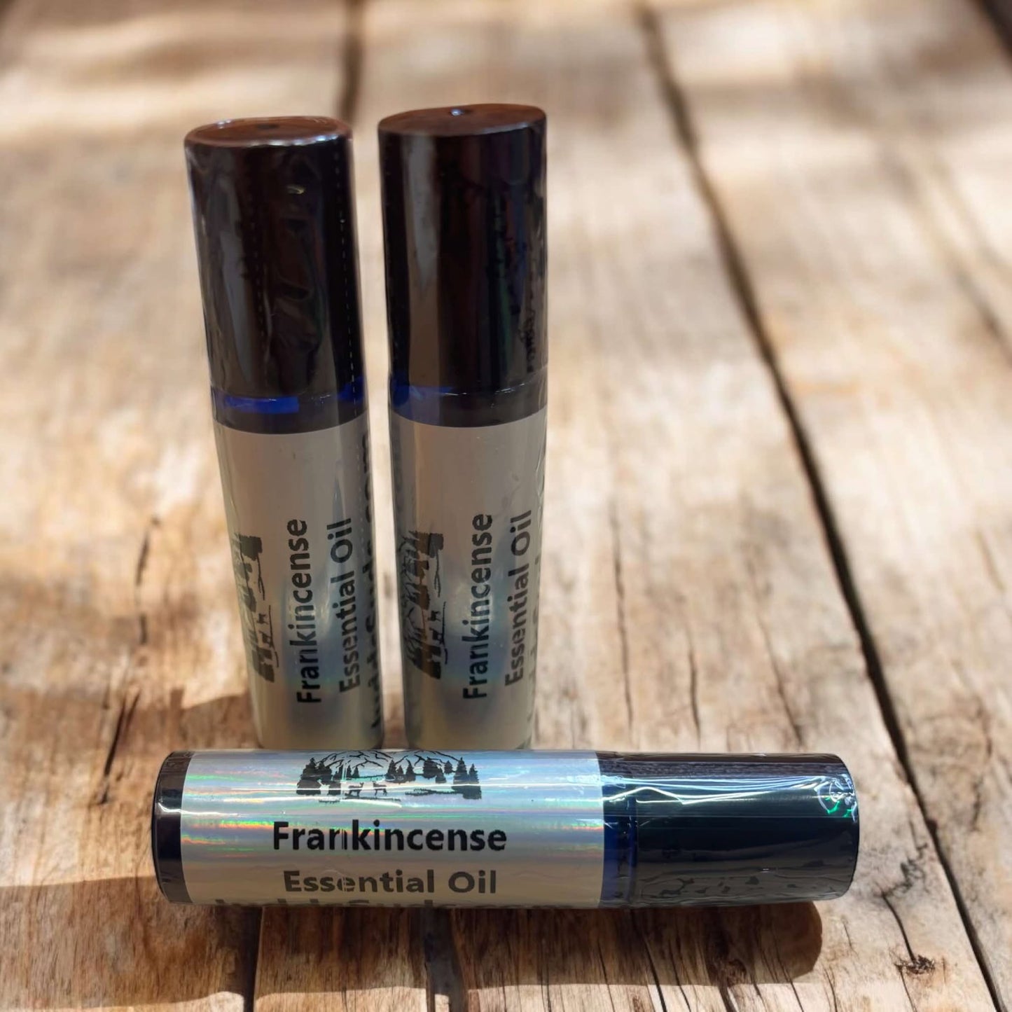 1.4oz glass roller bottle. Filled with frankincense essential oil and olive oil.