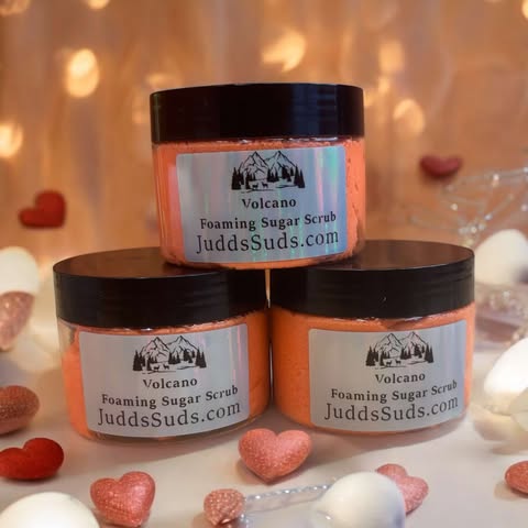 plastic 4oz jar, filled with orange foaming sugar scrub. Strong citrus scent. long lasting formula.