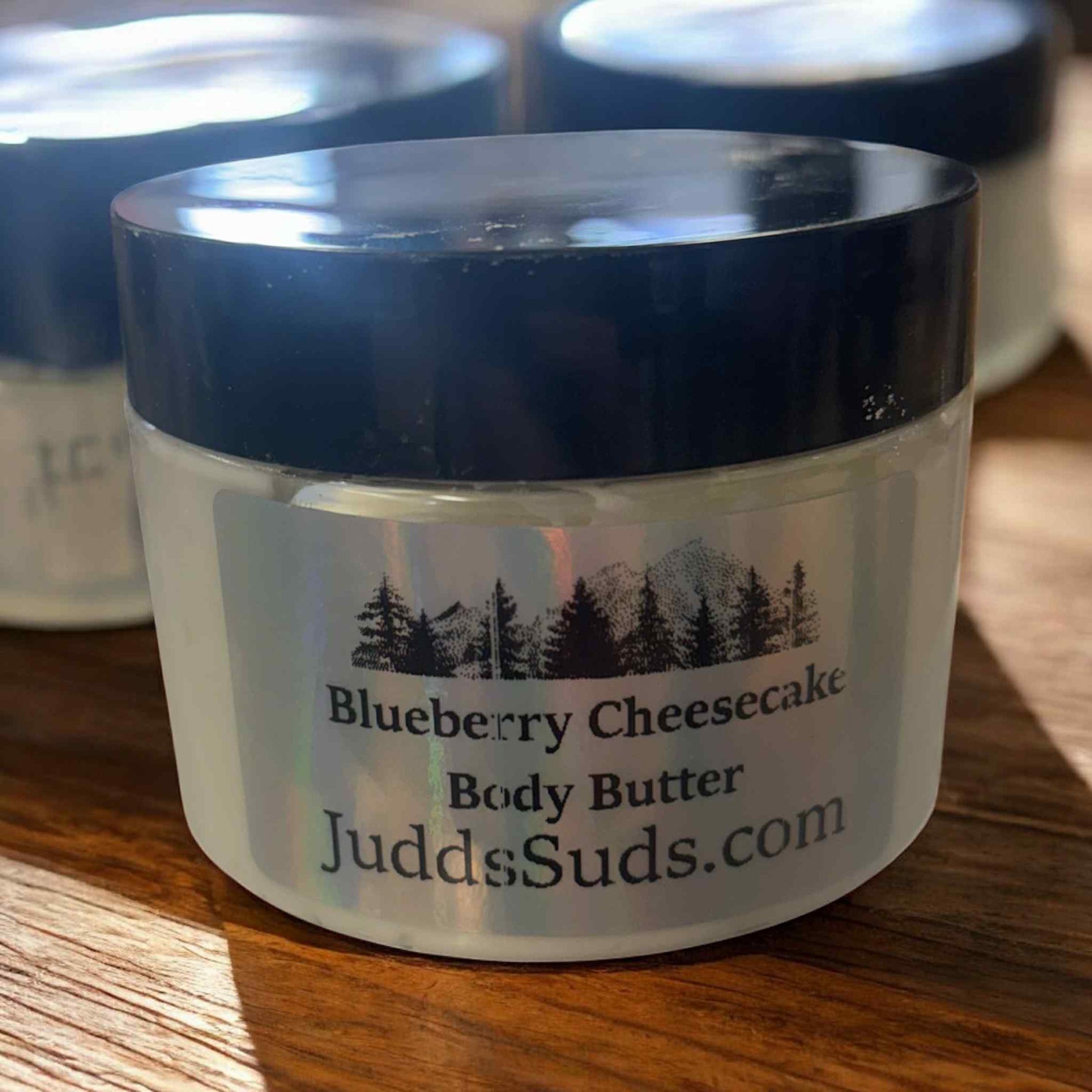  scent of sweet, yummy decadence starting with Tahitian vanilla, rich creamy butter and ripe blueberries atop a crumbly graham cracker crust.  Deeply moisturizing body butter, repairs and helps to prevent further damage. 