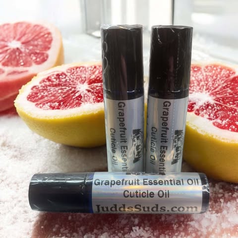 1.25 glass roller bottle, contains almond, avocado, castor oil, and vitamin E oil. Scented with grapefruit essential oil